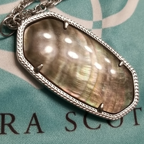 Kendra Scott Rae/Raeanne Necklace - Picture 2 of 4